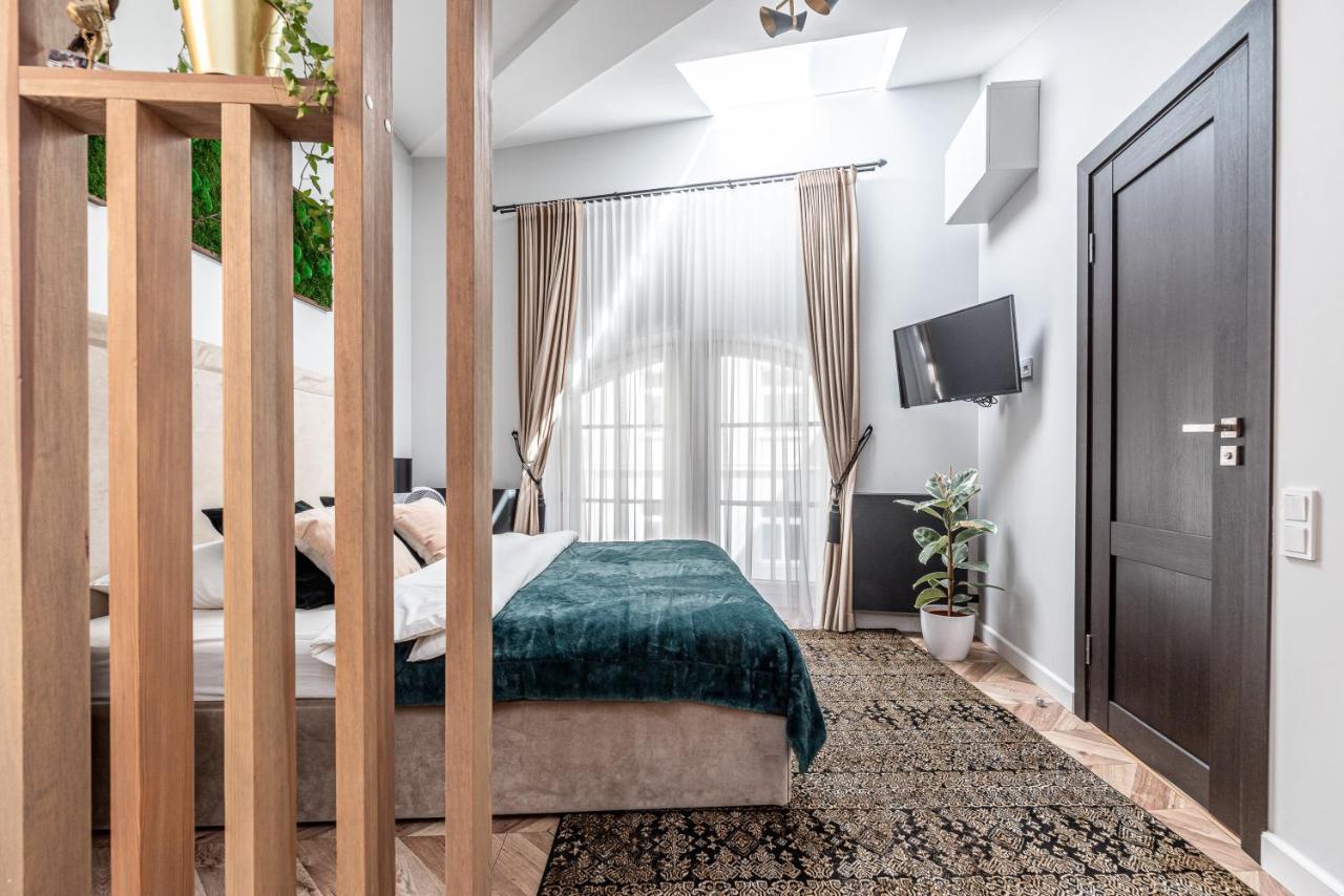 Apartment Sun Lighted Cathedral Square Studio *